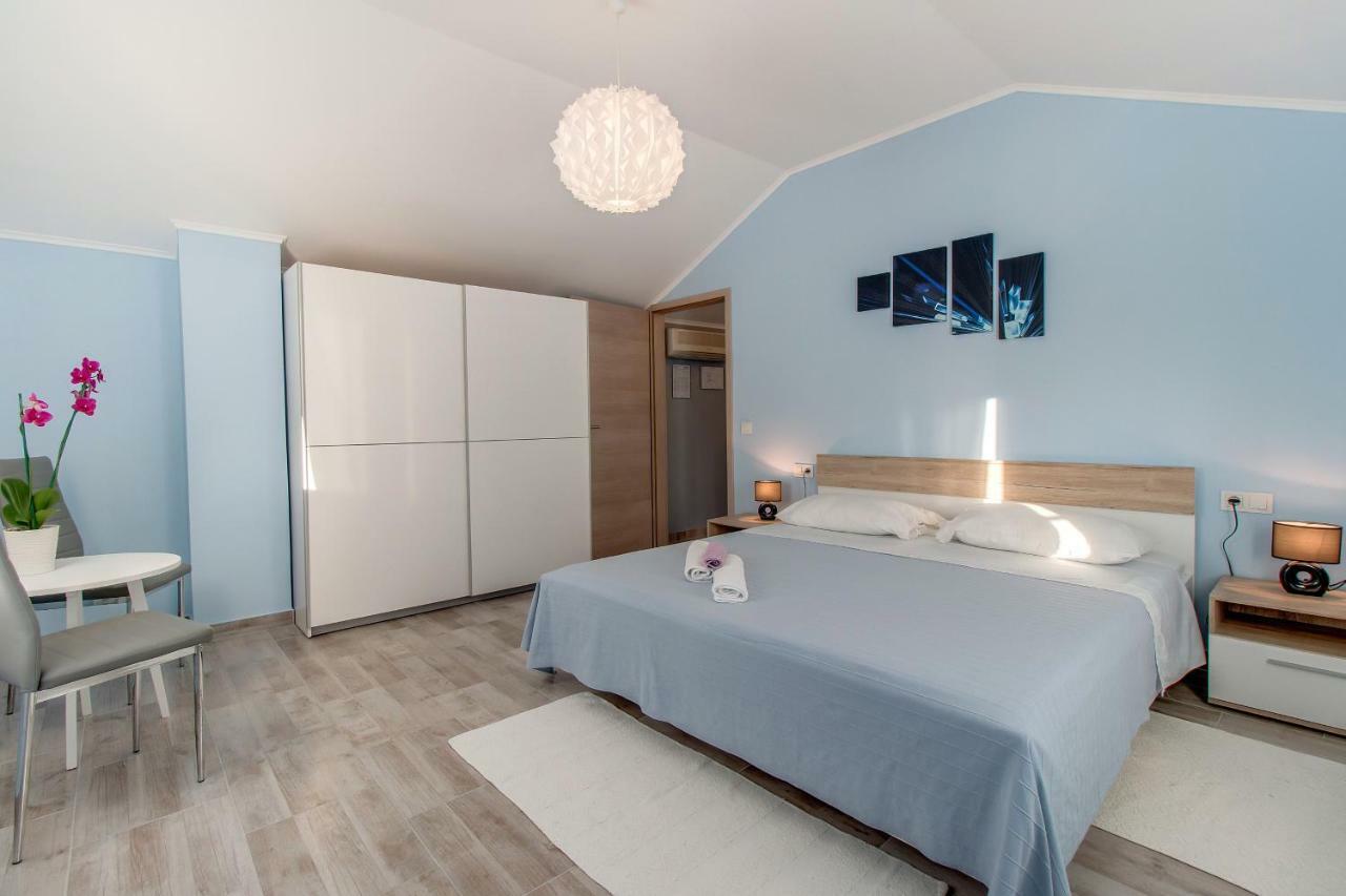 Apartman Leon & Rent A Quad Mali Lošinj Zewnętrze zdjęcie